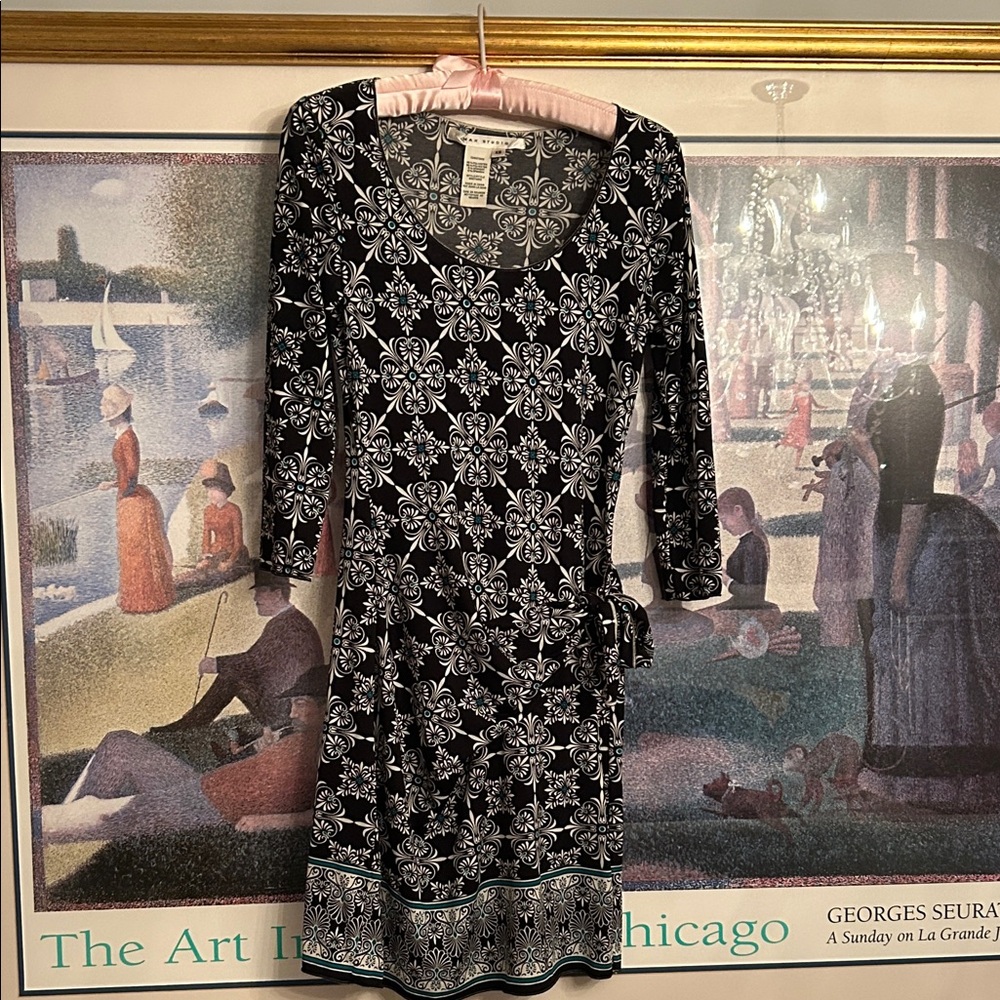 Elegant Black and White Floral Dress Max Studio